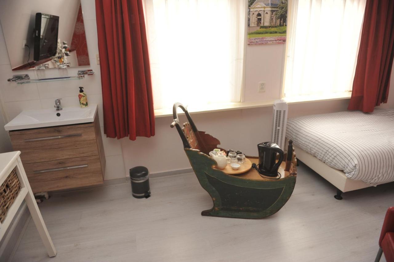 Bed and Breakfast Karnemelkhuys Энкхейзен Экстерьер фото