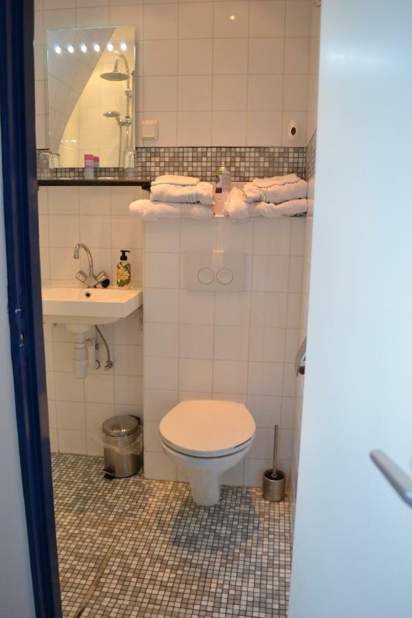 Bed and Breakfast Karnemelkhuys Энкхейзен Экстерьер фото