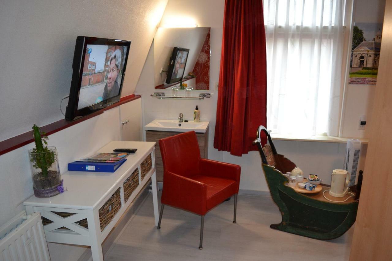 Bed and Breakfast Karnemelkhuys Энкхейзен Экстерьер фото