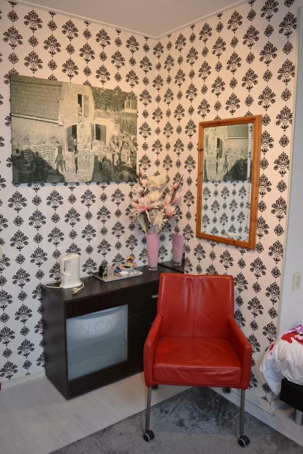 Bed and Breakfast Karnemelkhuys Энкхейзен Экстерьер фото